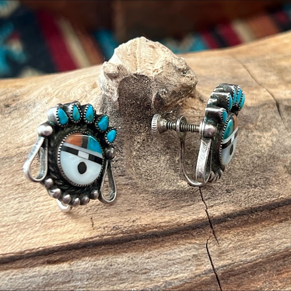 Vintage Native American Sterling Silver Zuni Sunface Earrings - Picture 2 of 8